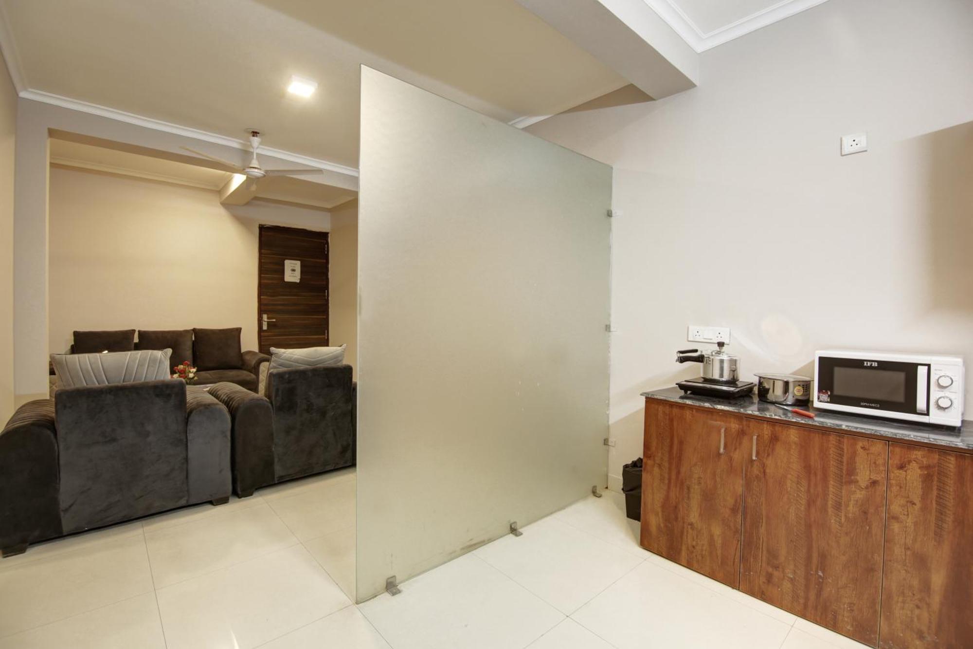 Limewood Stay - Executive Huda City Center Гургаон Екстериор снимка