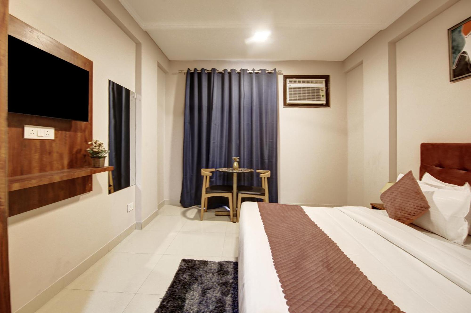 Limewood Stay - Executive Huda City Center Гургаон Екстериор снимка