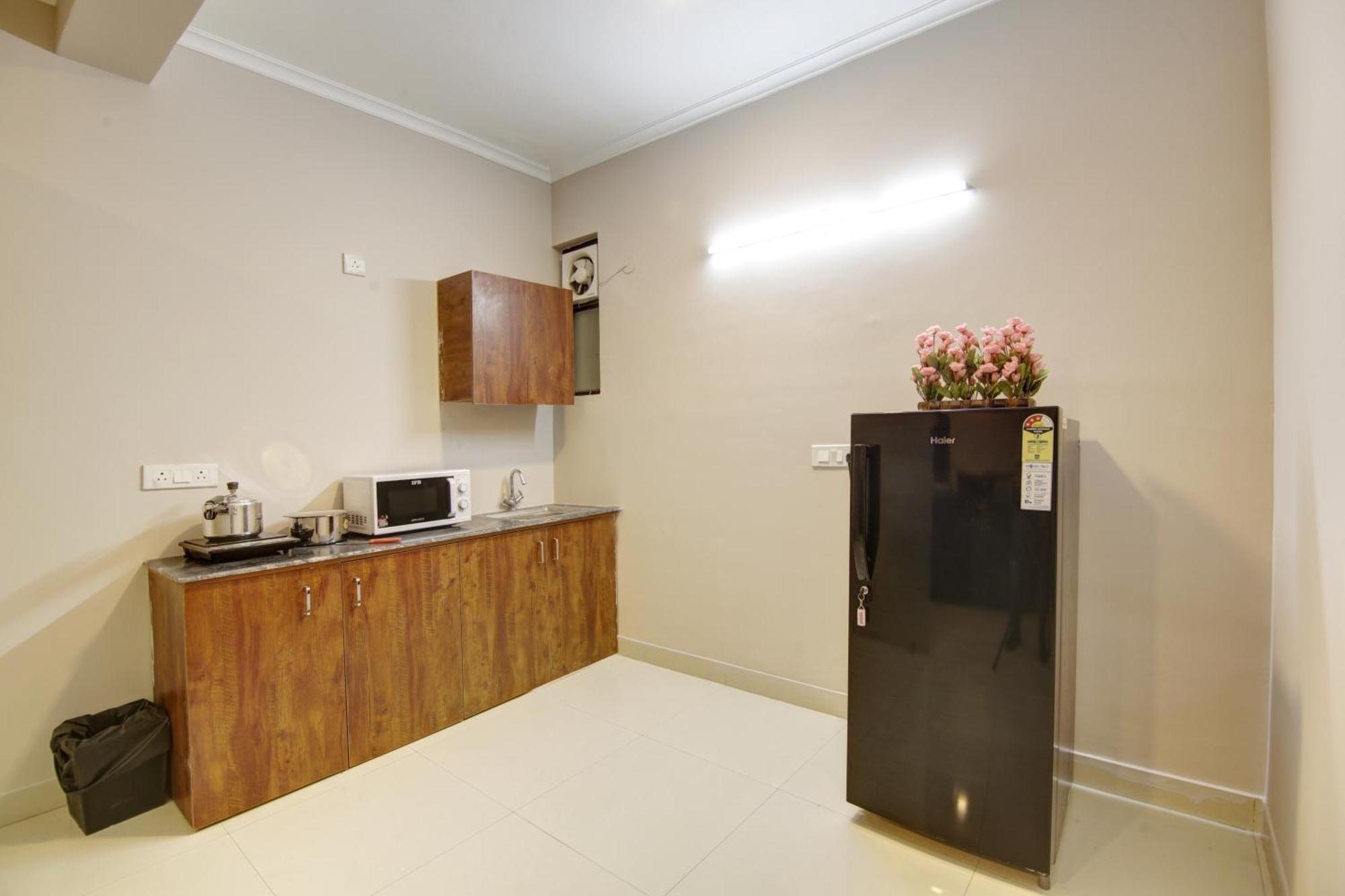 Limewood Stay - Executive Huda City Center Гургаон Екстериор снимка