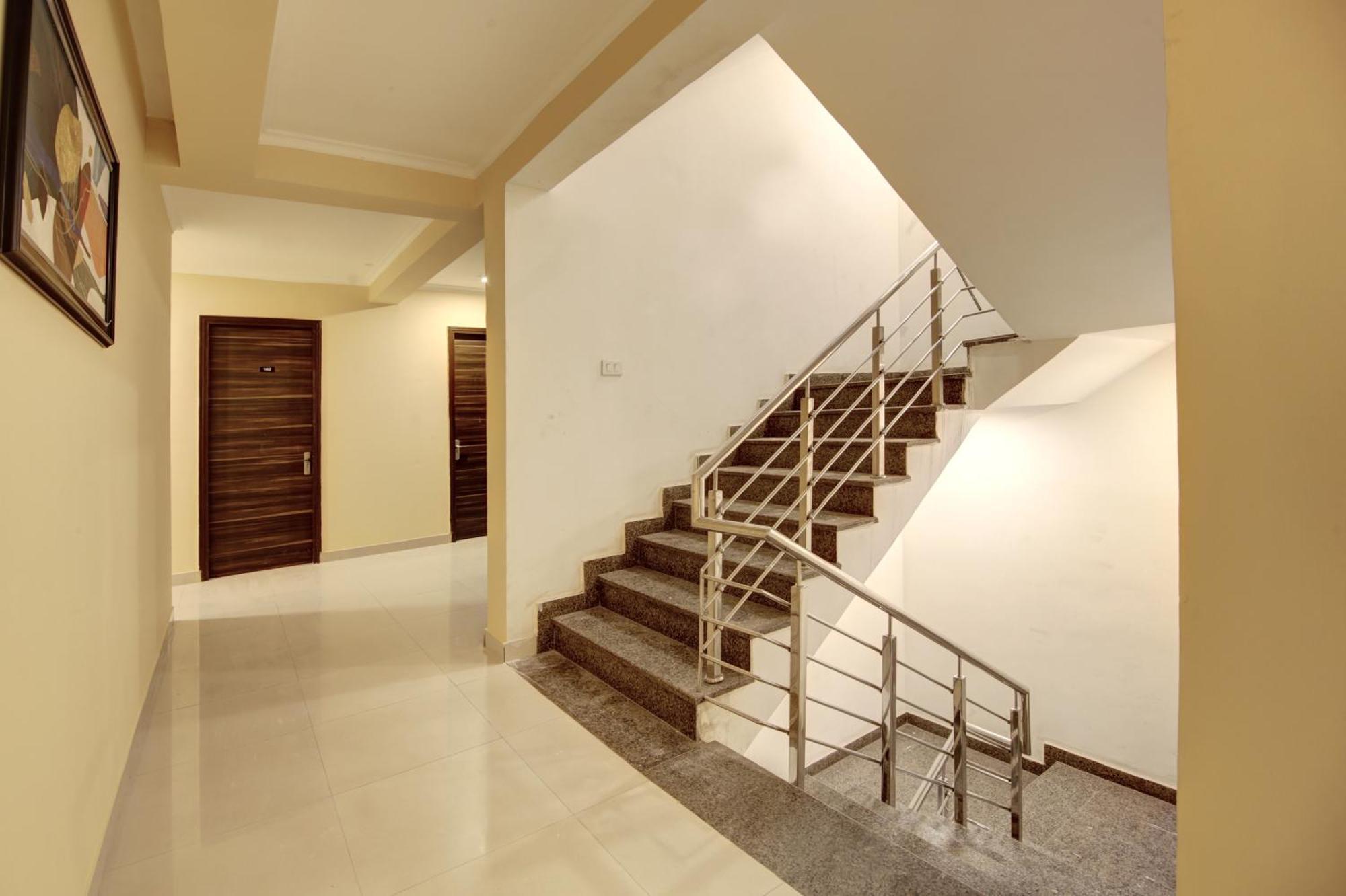 Limewood Stay - Executive Huda City Center Гургаон Екстериор снимка
