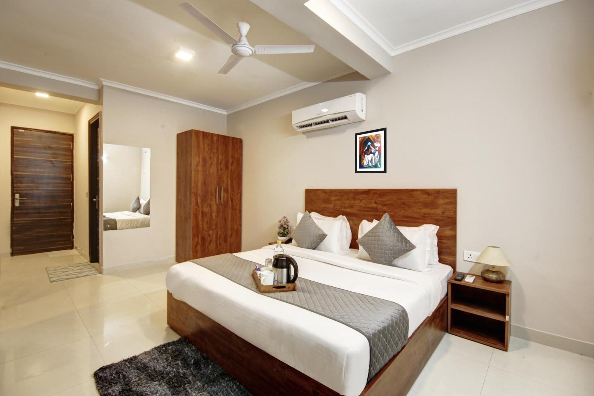 Limewood Stay - Executive Huda City Center Гургаон Екстериор снимка