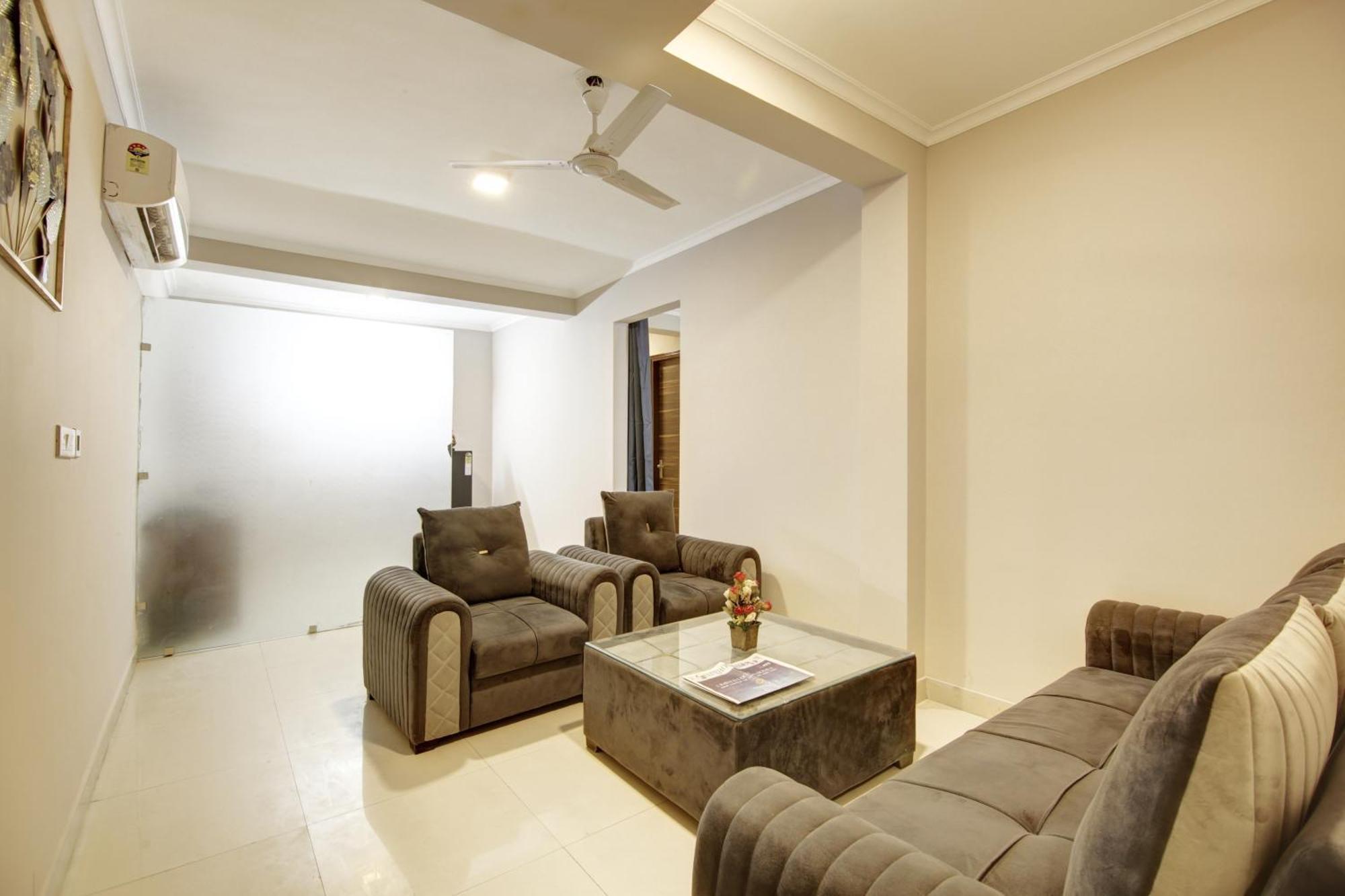 Limewood Stay - Executive Huda City Center Гургаон Екстериор снимка