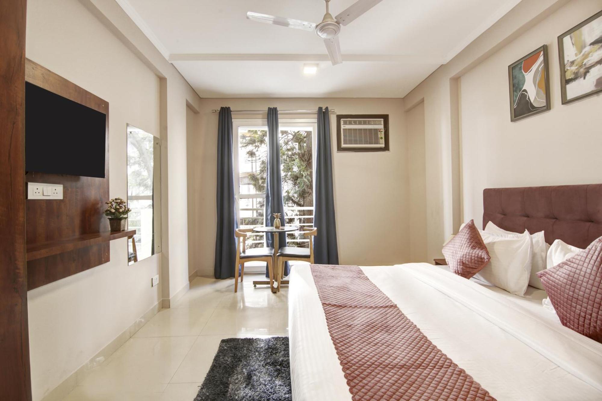 Limewood Stay - Executive Huda City Center Гургаон Екстериор снимка